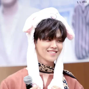 Hajoon gallery image