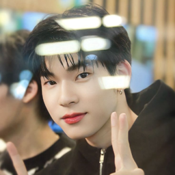 TeeTee gallery image