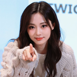 Tzuyu gallery image