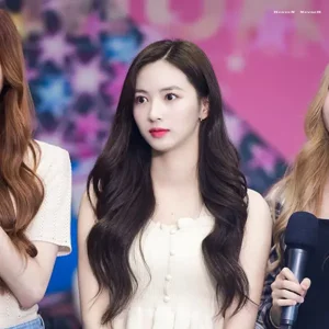 Jiwon gallery image
