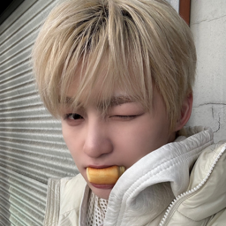 Jihoon gallery image