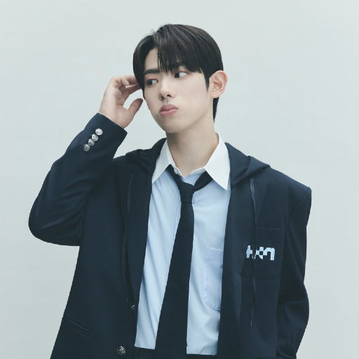 Kang Minseo galerijafbeelding