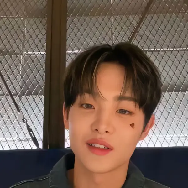 Park Jihoon gallery image