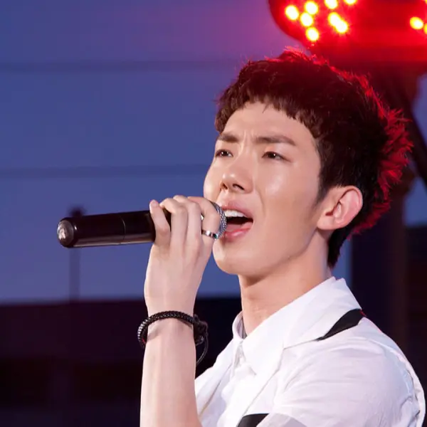 Jo Kwon gallery image