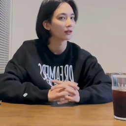 Jeonghan gallery image