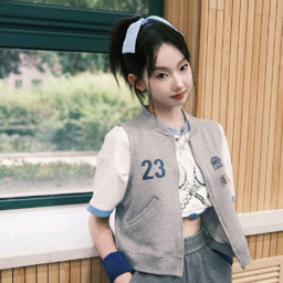 Long Yunzhu gallery image