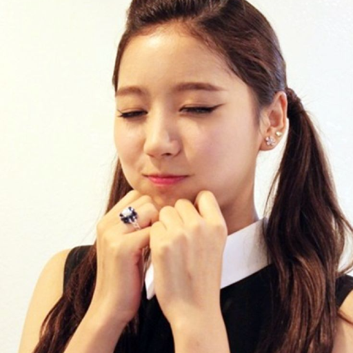 Yooyoung galerijafbeelding