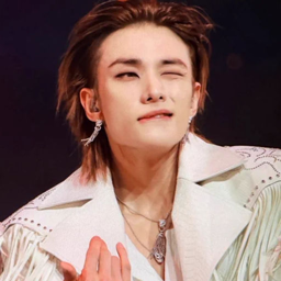 Hyunjin gallery image