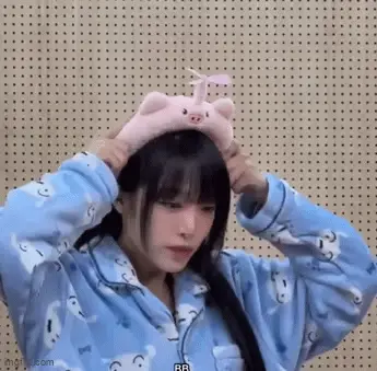 Yena gif