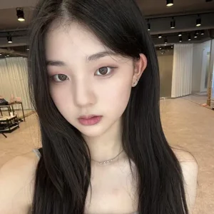 Kwak YeonJi gallery image