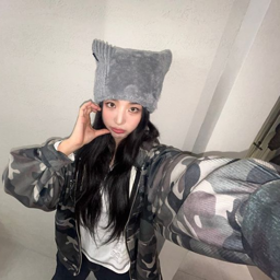 Chloe Young gallery image