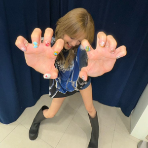 Jeon Somi gallery image