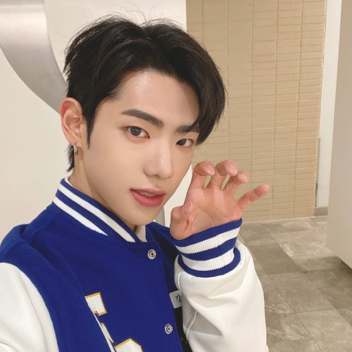 Kang Minseo galerijafbeelding