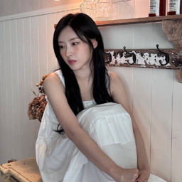 HaSeul gallery image