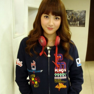 Jiyoung gallery image