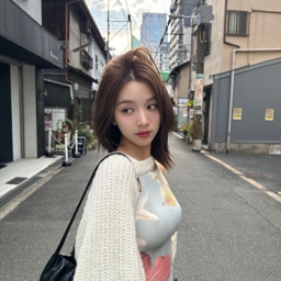 Lucy gallery image