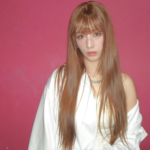 Larawan sa gallery ni Bomi