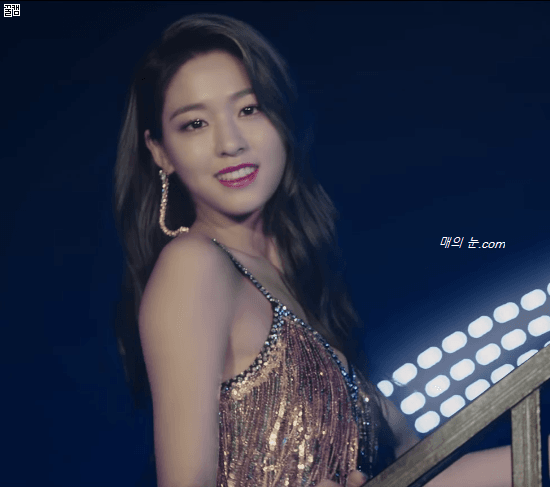 Seolhyun gif