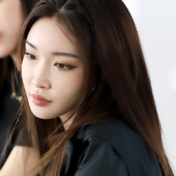Chungha gallery image
