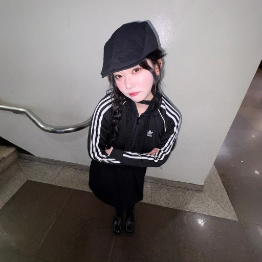 Tsuki gallery image