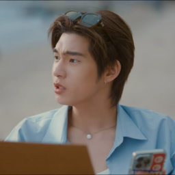 TeeTee gallery image