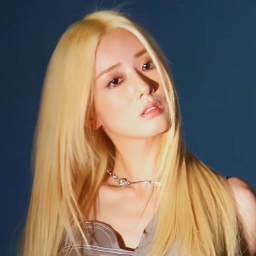 Larawan sa gallery ni Bomi