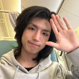 Jun Han gallery image