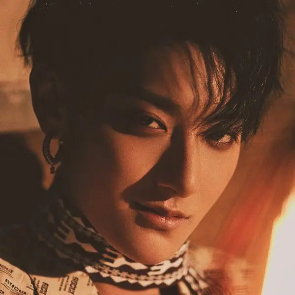 Huang Zitao gallery image
