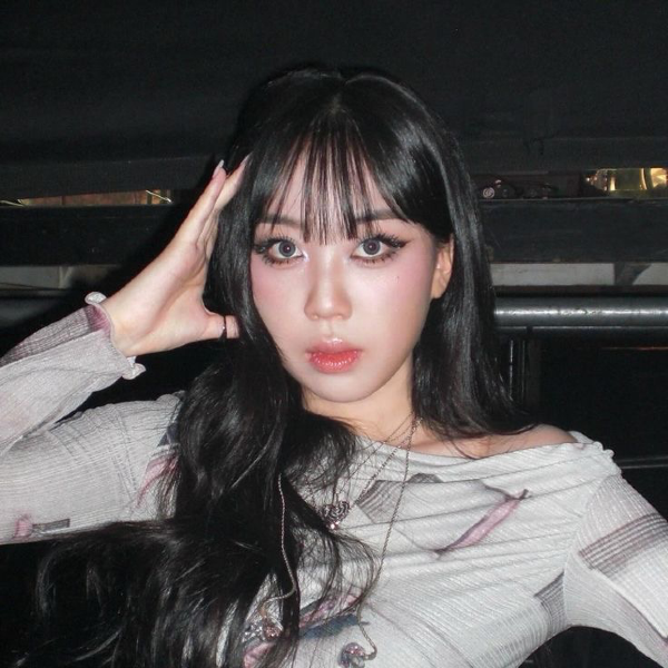 Lee Young-ji  gallery image