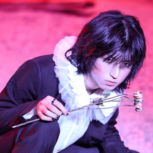 Jun Han gallery image