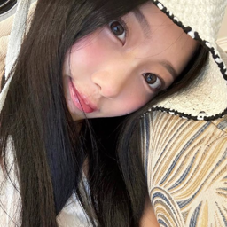 YunSeo gallery image