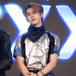 TeeTee gallery image