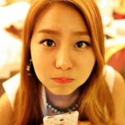 Kim Yujin gallery image