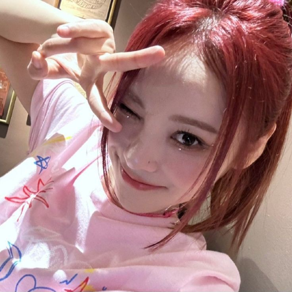 Jinsoul gallery image