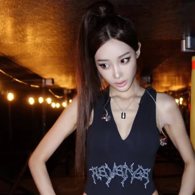 Giselle gallery image