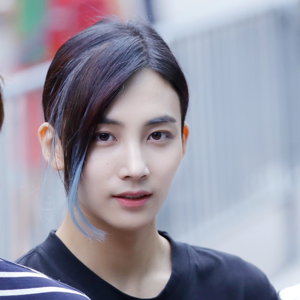 Jeonghan photo