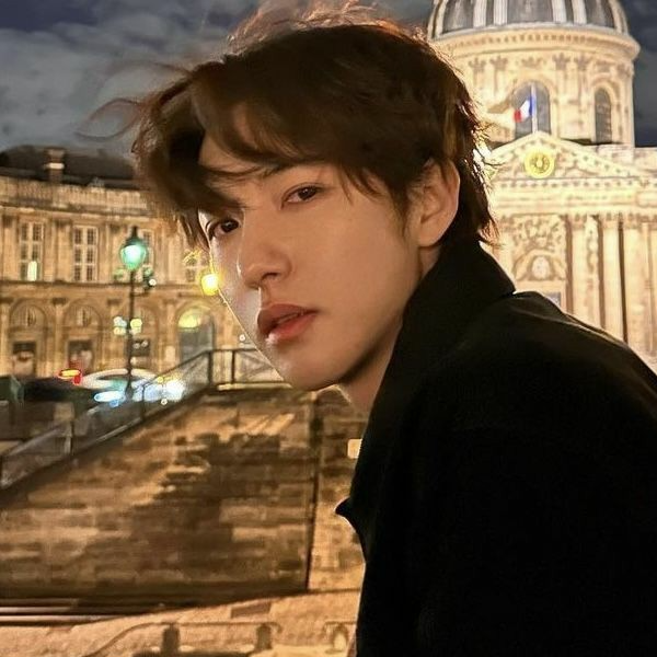 Renjun gallery image