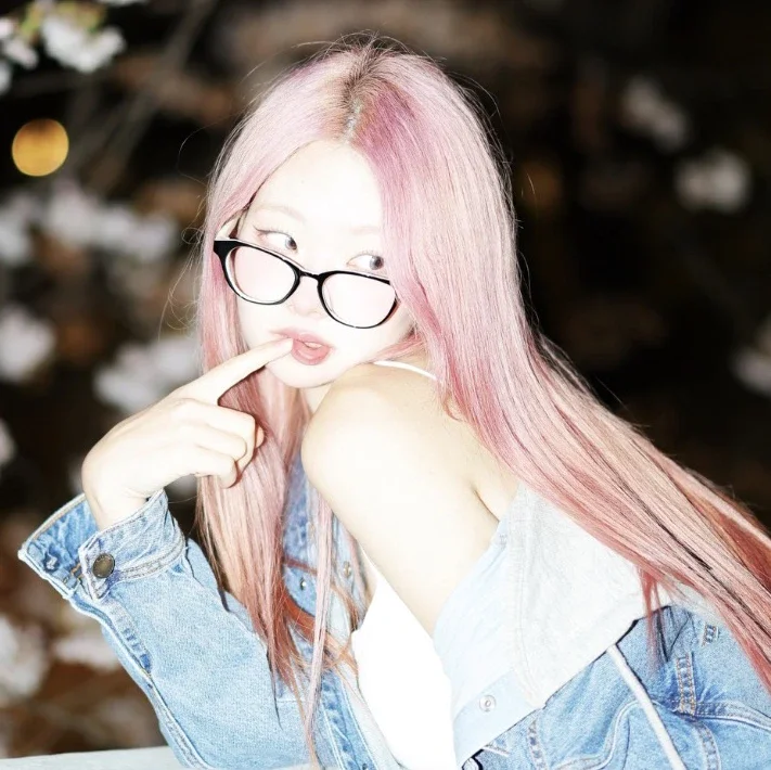 Minji gallery image