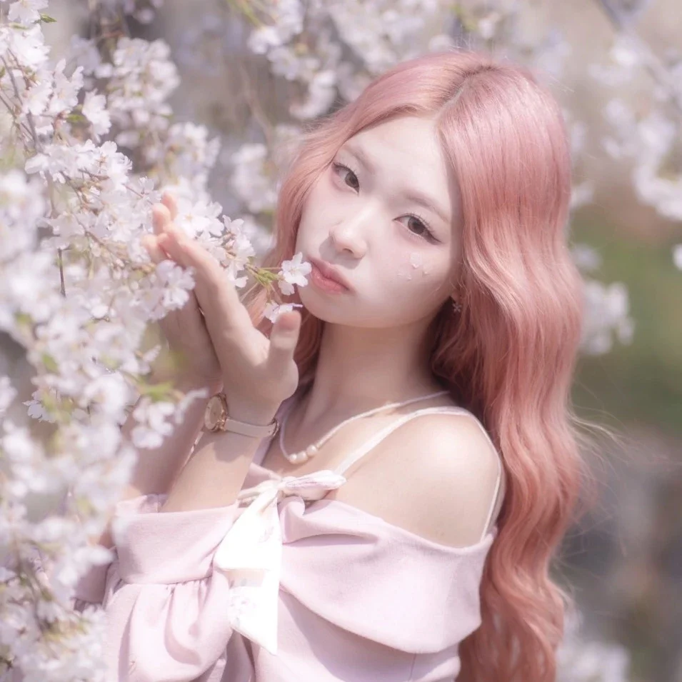 Minji gallery image