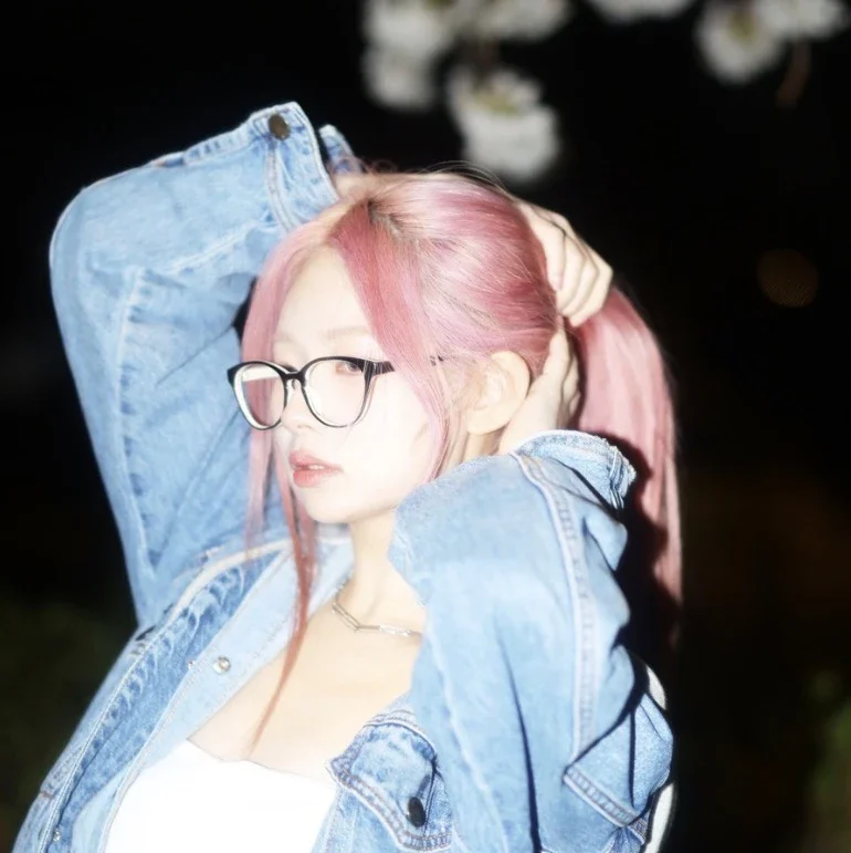 Minji gallery image