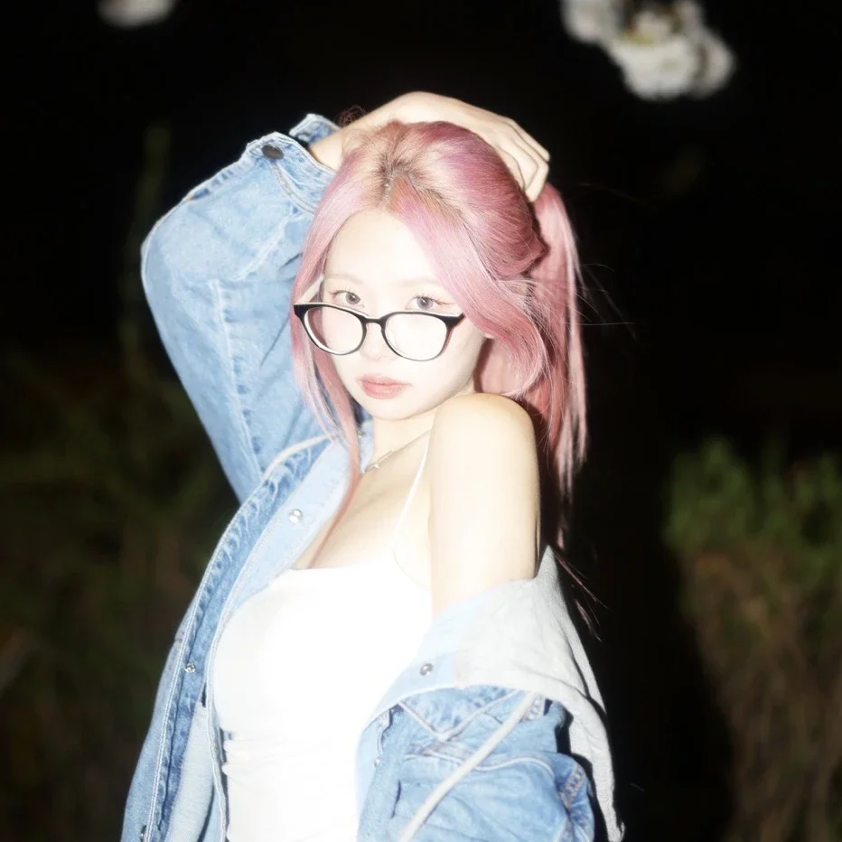 Minji gallery image