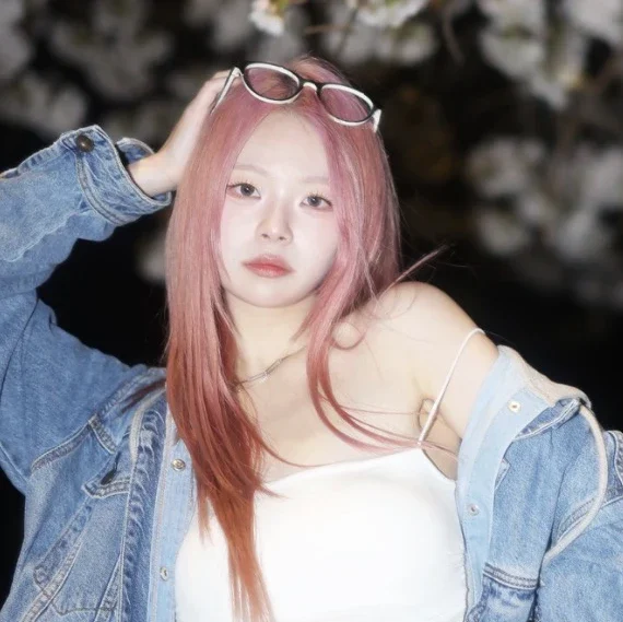 Minji gallery image