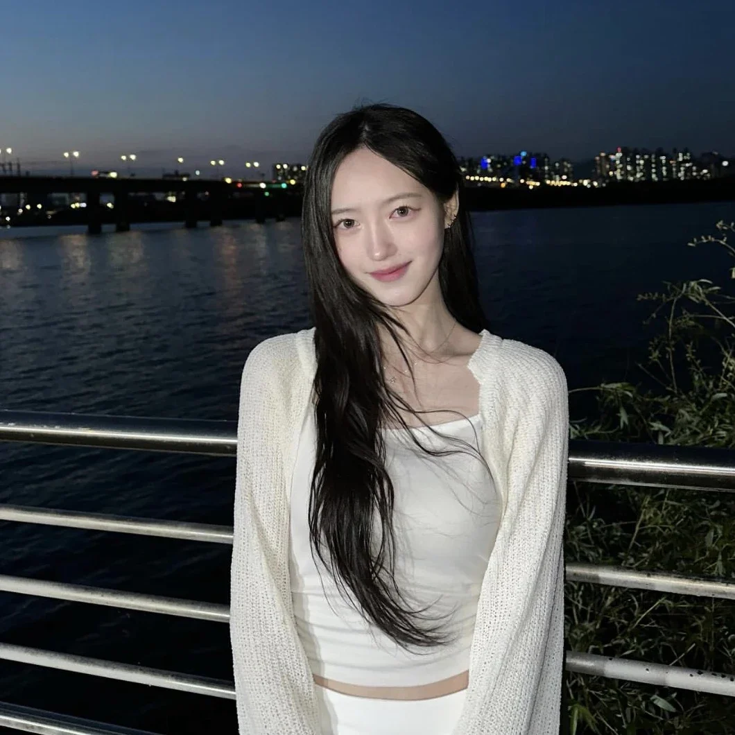 Youngeun gallery image