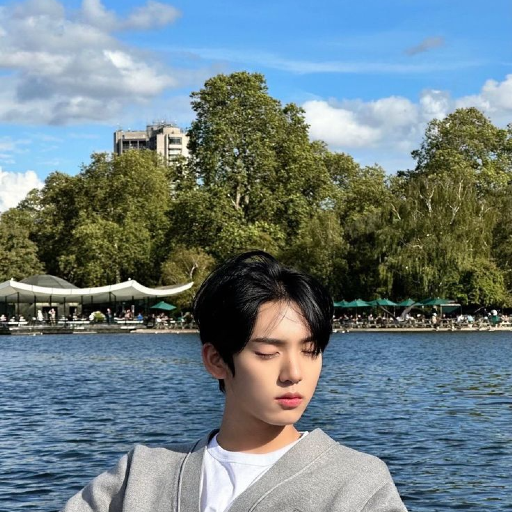 Han Yujin gallery image