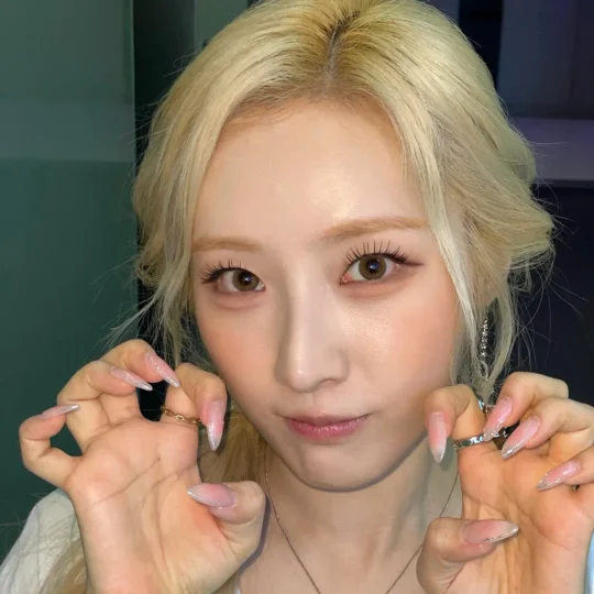 HaSeul 1