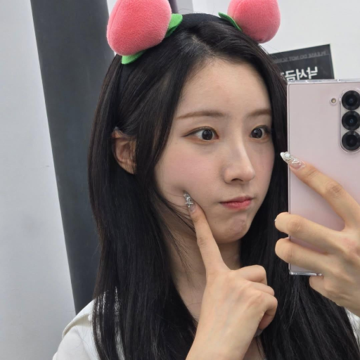 HaSeul gallery image