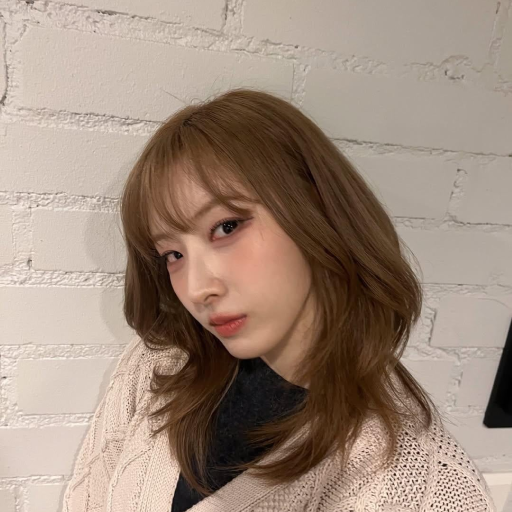 HaSeul gallery image
