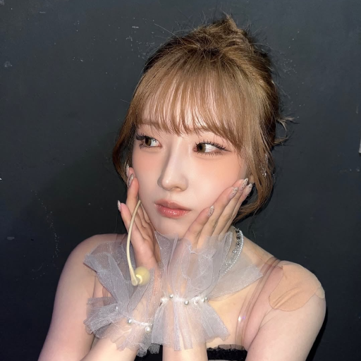 HaSeul gallery image