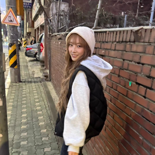 HaSeul gallery image