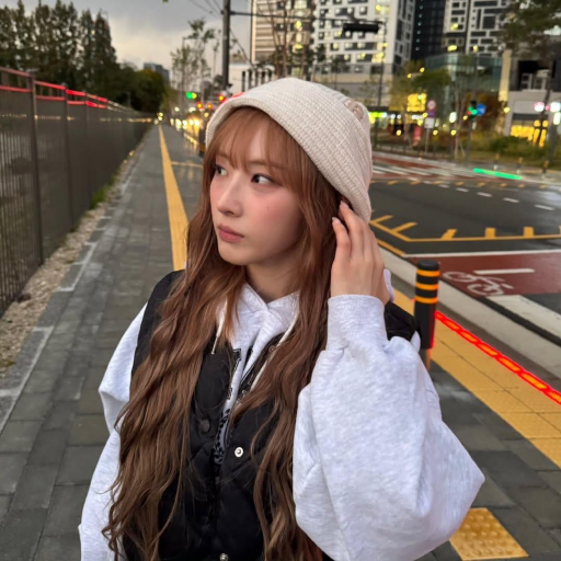 HaSeul gallery image